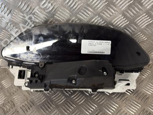 Used Instrument cluster TOYOTA YARIS (_P9_) 1.4 D-4D (NLP90_, NLP90R) (90 hp) 30143934