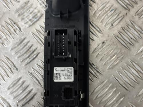 Left front window switch OPEL CORSA F (P2JO) 1.2 (68) | BP29629272I27 - Image 6