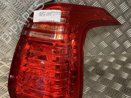 Used Right taillight PEUGEOT 5008 (0U_, 0E_) 1.6 HDi (112 hp) 31598897