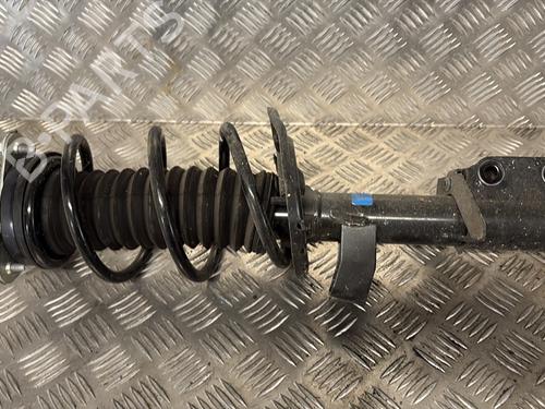 Used Left front shock absorber Left front shock absorber SMART FORFOUR Hatchback (453) electric drive (453.091) (82 hp) 29837985 29837985