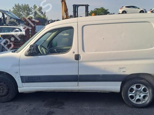 Faro izquierdo CITROËN BERLINGO / BERLINGO FIRST Box Body/MPV (M_) 1.9 D 70 (MBWJZ, MCWJZ) | BP30813302C28