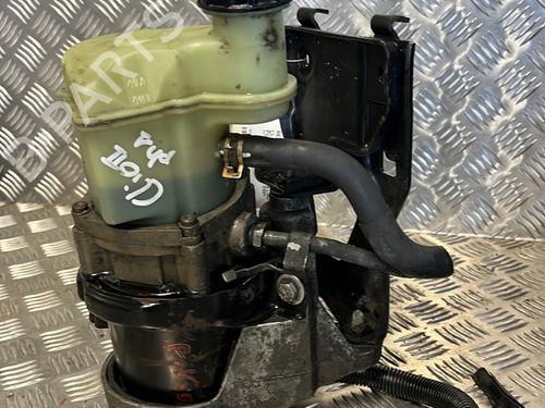 Used Steering pump RENAULT CLIO II Hatchback Van (SB0/1/2_) 1.9 D (SB0R) (54 hp) 27817968