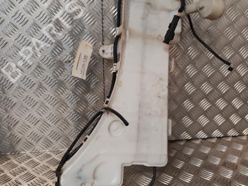 Used Windscreen washer tank PEUGEOT 3008 II SUV (MC_, MR_, MJ_, M4_) 1.2 THP/ PureTech 130 (MRHNSM, MRHNSU, MRHNSJ, MRHNYW,... (131 hp) 24453251