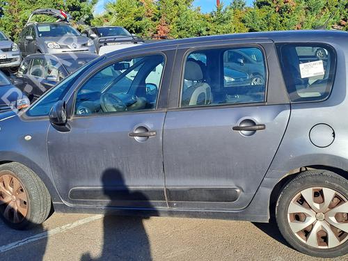 Fuse box CITROËN C3 Picasso (SH_) 1.6 HDi | BP32370831E1