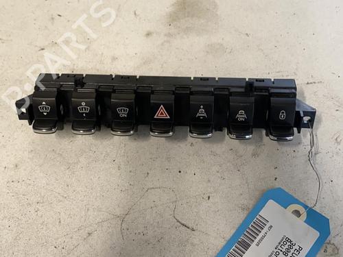 Used Warning switch PEUGEOT 3008 I MPV (0U_) 1.6 HDi (112 hp) 20348831