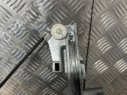 Used Front right window mechanism Front right window mechanism PEUGEOT PARTNER MPV (5_, G_) 1.6 HDi 75 (75 hp) 28725048 28725048