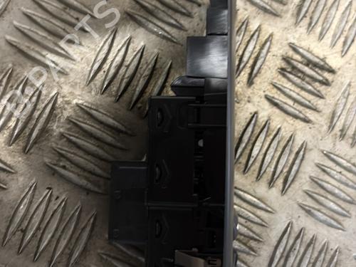 Left front window switch PEUGEOT 2008 I (CU_) 1.2 VTi | BP31705619I27 - Image 2