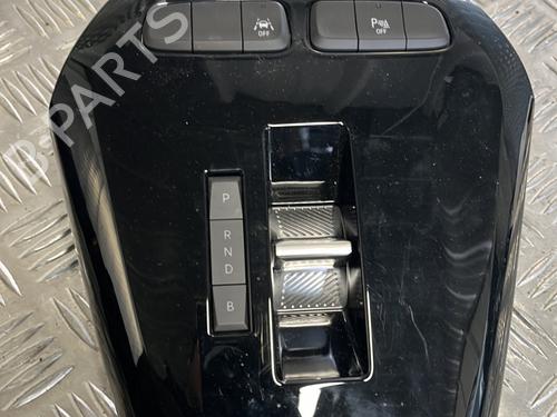 Used Gear lever OPEL CORSA F (P2JO) CORSA-e (68) (136 hp) 25151652