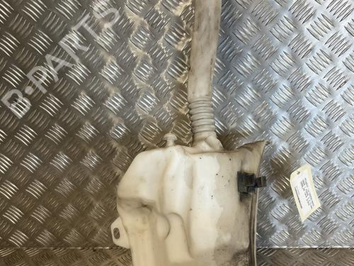 Used Windscreen washer tank PEUGEOT 5008 (0U_, 0E_) 2.0 HDi 150 / BlueHDi 150 (150 hp) 29585412