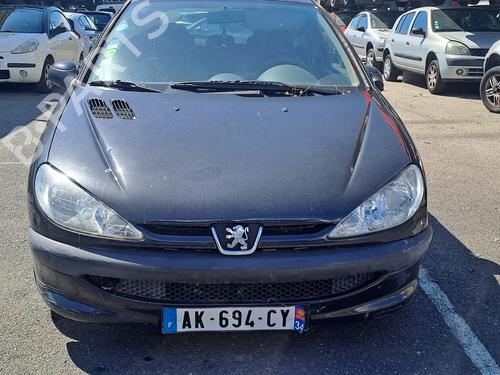 Pièces Détachées Usagées PEUGEOT 206 Hatchback (2A/C) 1.4 i (75 hp) 3363694