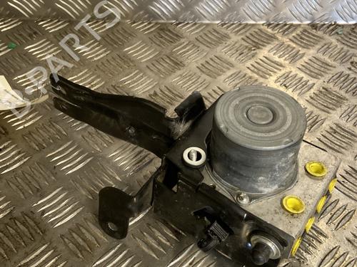 Used ABS pump ABS pump SKODA FABIA III (NJ3) 1.0 (60 hp) 31939861 31939861