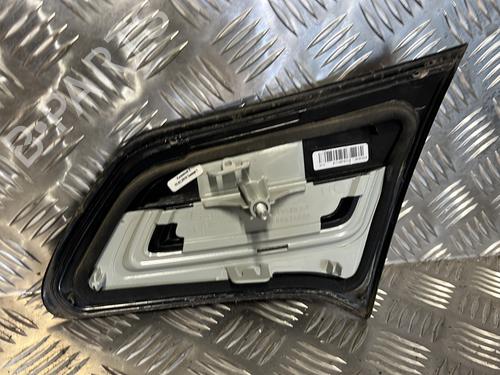 left-tailgate-light-citroen-c4-ii-nc_-16-bluehdi-100-9808624880-2009-22905228 main image