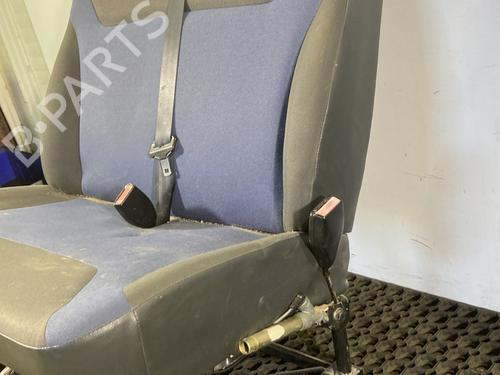 Right front seat RENAULT TRAFIC II Van (FL) 1.9 dCi 80 (FL0B) | BP31194886C16 - Image 2