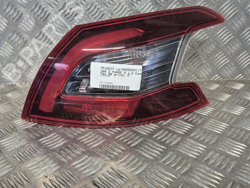 Used Right taillight Right taillight PEUGEOT 308 II (LB_, LP_, LW_, LH_, L3_) 1.2 THP 110 (110 hp) 31356630 31356630