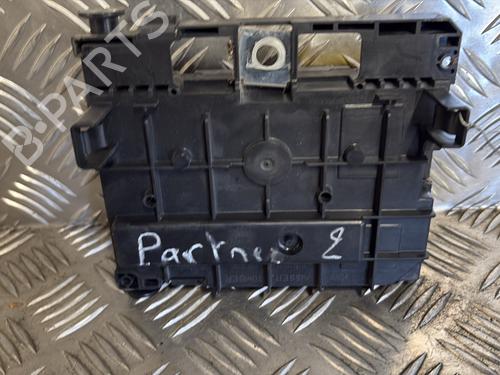 Used Fuse box Fuse box PEUGEOT PARTNER Tepee 1.6 BlueHDi 120 (120 hp) 33834779 33834779