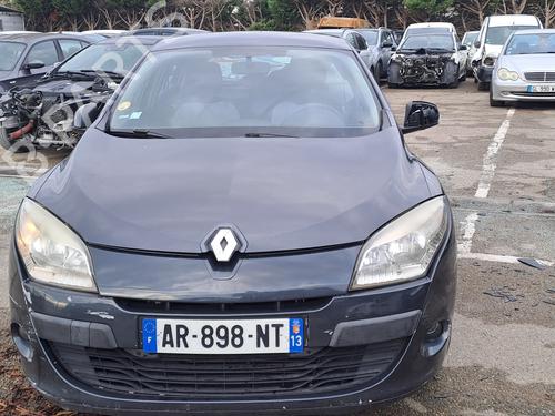 Brugte RENAULT MEGANE III Hatchback (BZ0/1_, B3_) 1.5 dCi (BZ09, BZ0D, BZ1W, BZ29, BZ14) (110 hp) 4440763