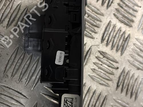 Used Left front window switch Left front window switch PEUGEOT 208 I (CA_, CC_) 1.6 HDi / BlueHDi 75 (75 hp) 32093453 32093453