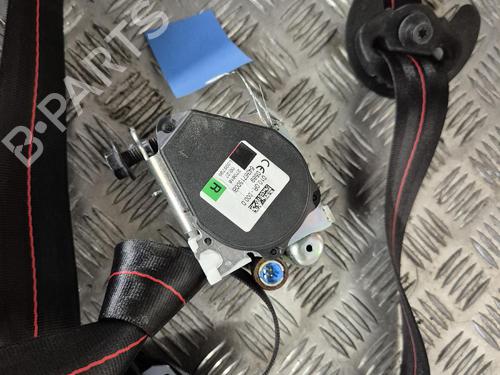 front-right-seatbelt-renault-megane-iv-hatchback-b9amn_-2015-39395522 main image