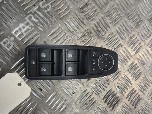 Used Left front window switch Left front window switch RENAULT CLIO V (B7_) 1.0 SCe 65 (B7MG) (67 hp) 36097011 36097011