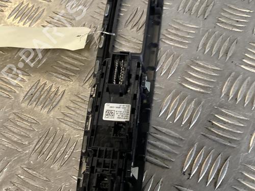 Used Left front window switch Left front window switch PEUGEOT 3008 II SUV (MC_, MR_, MJ_, M4_) 1.5 BlueHDi 130 (131 hp) 22095402 22095402