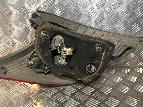Used Right taillight Right taillight TOYOTA YARIS (_P13_) 1.4 D (NLP130_, NLP130) (90 hp) 21727837 21727837