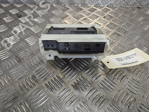 card-reader-renault-captur-i-j5_-h5_-2013-34570326 main image