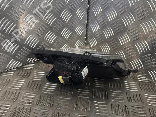 Used Right front fog light Right front fog light PEUGEOT 308 I (4A_, 4C_) 1.6 HDi (109 hp) 33017443 33017443