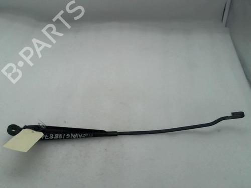 Used Front windshield wiper arm FORD FIESTA III (GFJ) 1.1 (50 hp) 22024138