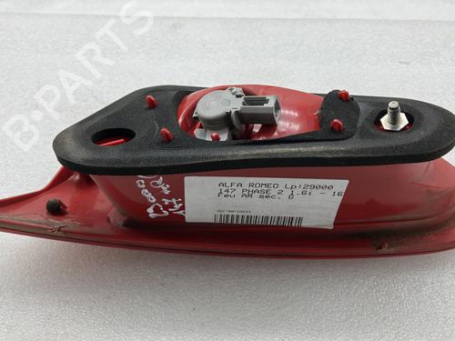 Used Left tailgate light Left tailgate light ALFA ROMEO 147 (937_) 1.6 16V T.SPARK ECO (937.AXA1A, 937.BXA1A) (105 hp) 21067491 21067491