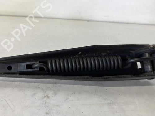 Used Front windshield wiper arm Front windshield wiper arm 28585708 28585708