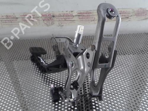 Used Clutch pedal Clutch pedal TOYOTA YARIS (_P13_) 1.0 (KSP130) (72 hp) 20951225 20951225