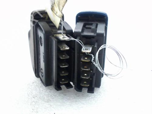 Used Left front window switch Left front window switch RENAULT TWINGO I (C06_) 1.2 (C066, C068) (58 hp) 20953446 20953446