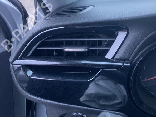 Used Air vent OPEL CORSA F (P2JO) 1.2 (68) (75 hp) 30750731