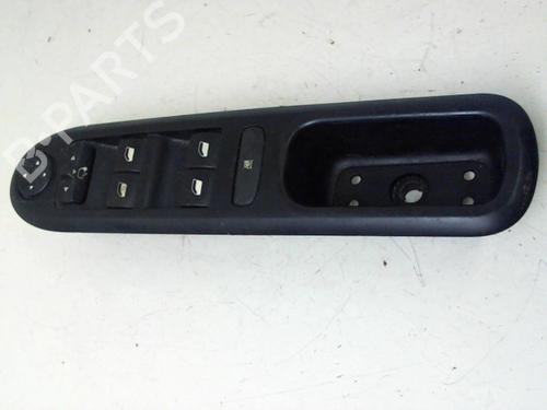Used Left front window switch PEUGEOT 407 (6D_) 2.0 HDi 135 (6DRHRH, 6DRHRE, 6DRHRG, 6DRHRJ) (136 hp) 20940152