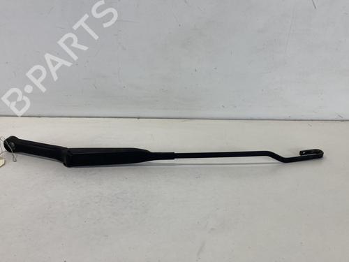Used Front windshield wiper arm AUDI A4 B5 (8D2) 1.6 (100 hp) 23790721