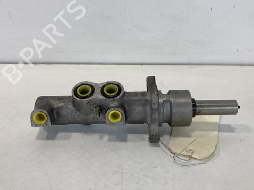 Used Brake master cylinder FORD MONDEO III Turnier (BWY) 2.0 16V TDDi / TDCi (115 hp) 23400959