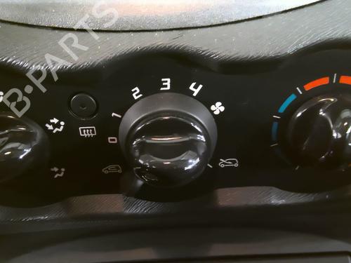 Used Climate control RENAULT TWINGO II (CN0_) 1.2 16V (CN04, CN0B) (75 hp) 31649075