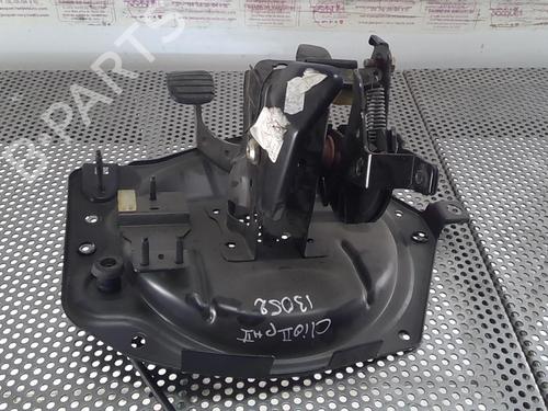 Used Clutch pedal Clutch pedal RENAULT CLIO II (BB_, CB_) 1.2 (BB0A, BB0F, BB10, BB1K, BB28, BB2D, BB2H, CB0A,... (58 hp) 20951582 20951582