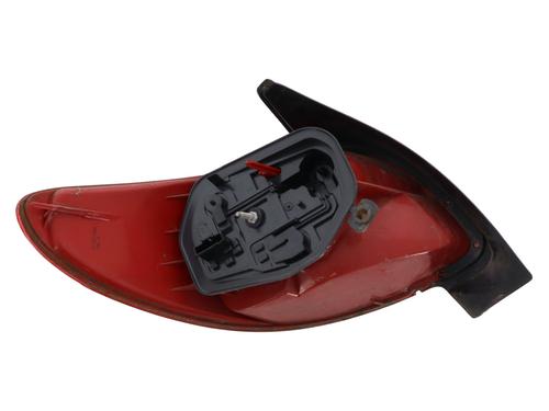 Right taillight PEUGEOT 206 Hatchback (2A/C) 1.4 i | BP31945580C35 