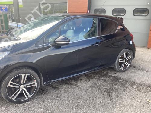 Left front door PEUGEOT 208 I (CA_, CC_) 1.2 THP 110 | BP29838092C2