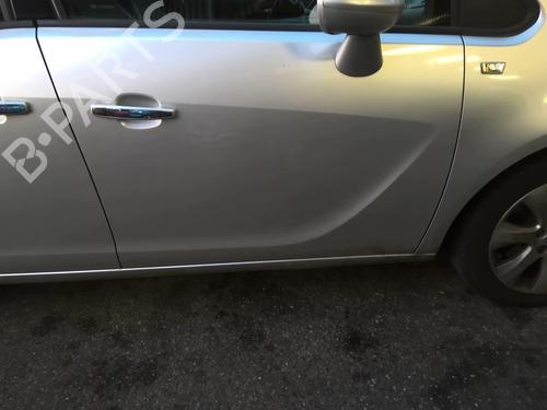 Used Right front door OPEL MERIVA B MPV (S10) 1.7 CDTI (75) (100 hp) 22029990