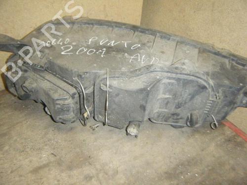 Used Right headlight Right headlight FIAT PUNTO (188_) 1.2 60 (188.030, .050, .130, .150, .230, .250) (60 hp) 20960675 20960675