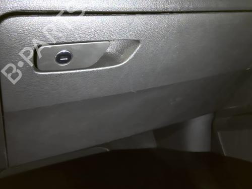 Used Glove box AUDI Q2 (GAB, GAG) 1.6 TDI (115 hp) 31599477
