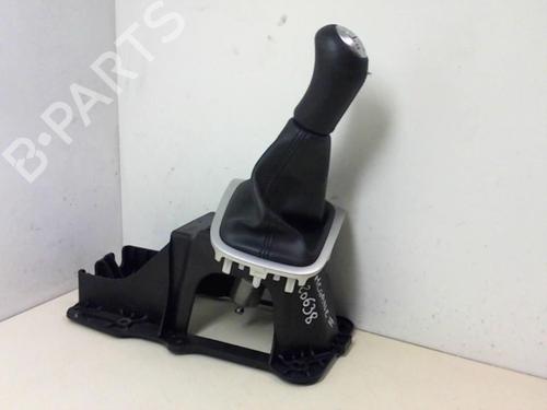 Used Gear lever RENAULT MEGANE III Hatchback (BZ0/1_, B3_) 1.5 dCi (BZ0C) (90 hp) 20943450