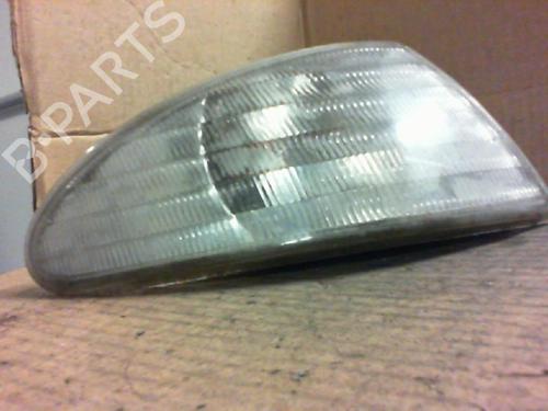 Used Right front indicator FORD MONDEO I (GBP) 1.8 TD (88 hp) 22031517