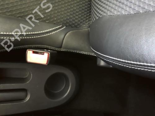 Used Seat buckle RENAULT CLIO III (BR0/1, CR0/1) 1.5 dCi (BR17, CR17) (86 hp) 20959703