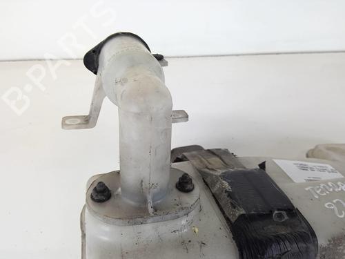 Used Windscreen washer tank HYUNDAI TERRACAN (HP) 2.9 CRDi 4WD (150 hp) 20952580