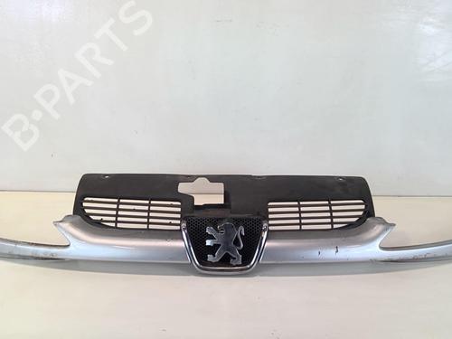 Grill PEUGEOT 206 Hatchback (2A/C) 1.4 i (75 hp) 30704961