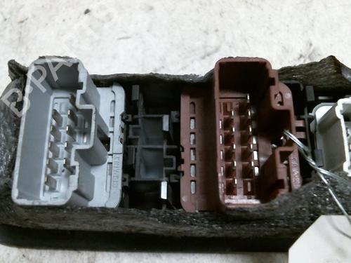 Used Left front window switch RENAULT SCÉNIC II (JM0/1_) 1.9 dCi (JM0G, JM12, JM1G, JM2C) (120 hp) 20939148