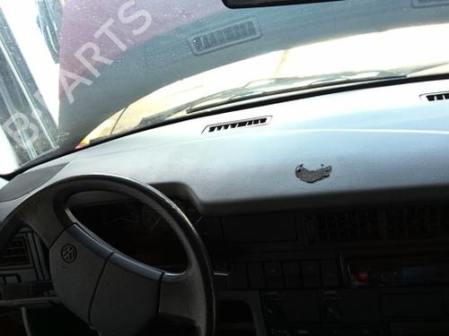 Used Dashboard Dashboard VW TRANSPORTER T4 Bus (70B, 70C, 7DB, 7DK, 70J, 70K, 7DC, 7DJ) 1.9 TD (68 hp) 29428390 29428390